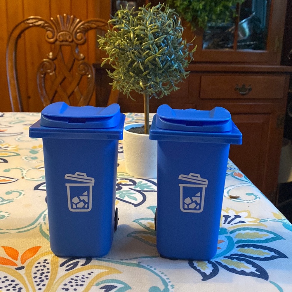 Two blue trash can pencil holders. Store small objects in your desk! 💙